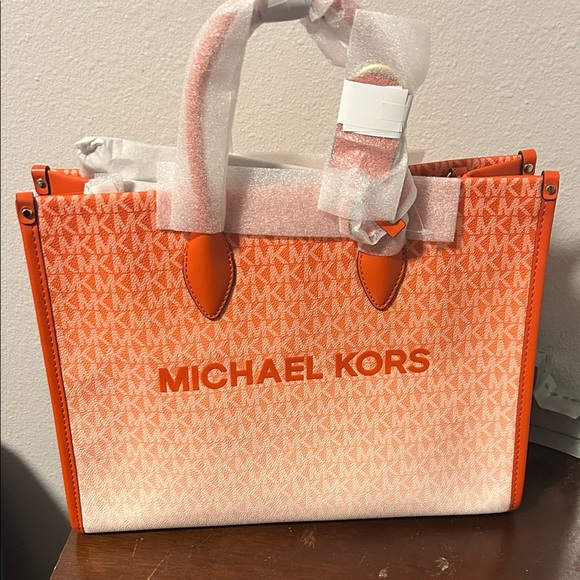 Michael Kors Handbags - Michael Kors Ombré Orange Tote